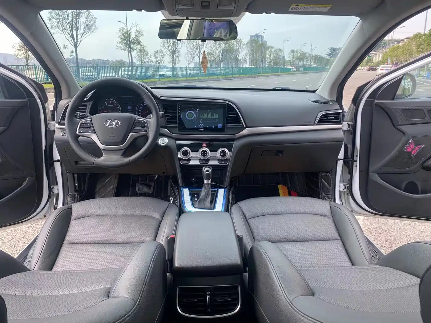 Hyundai Elantra 2020 1.5L CVT Smart Style·Elite фото 6