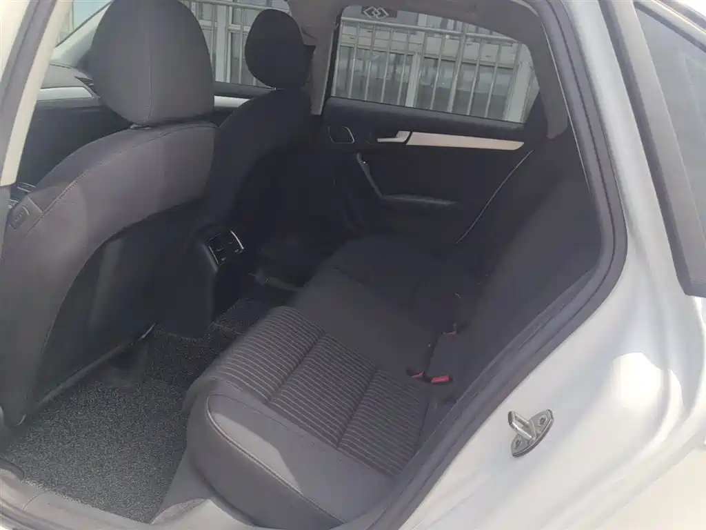 Audi A4L 2016 35 TFSI Collector's Edition Automatic Standard фото 17