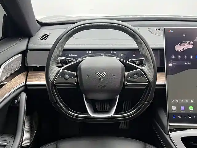 Nezha Auto Nezha S 2024 2024 Model Range Extender 1060 Lite