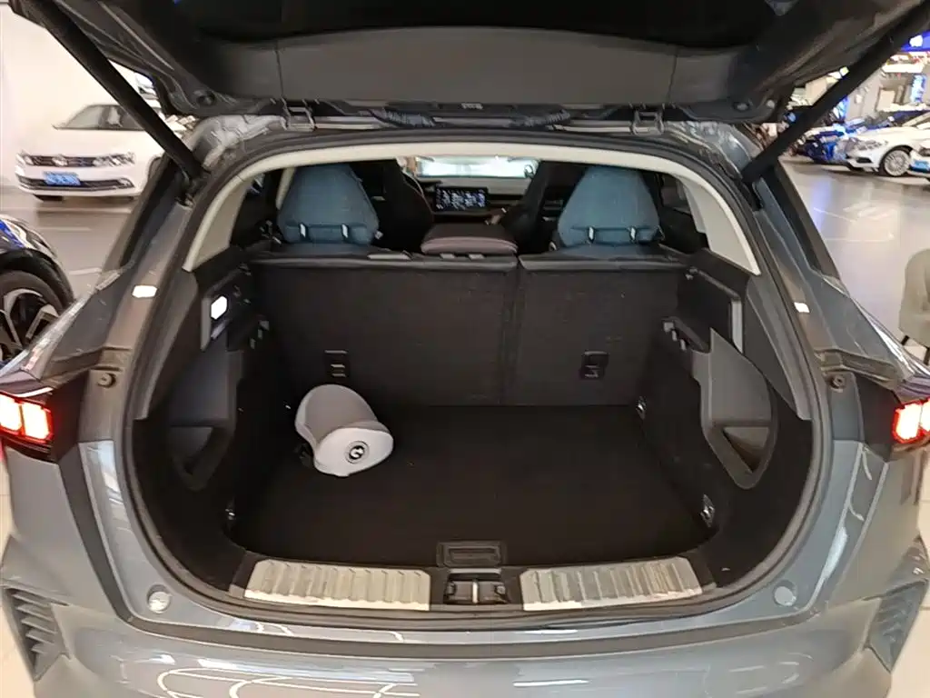 Lynk & Co 06 2020 1.5T Halo фото 19