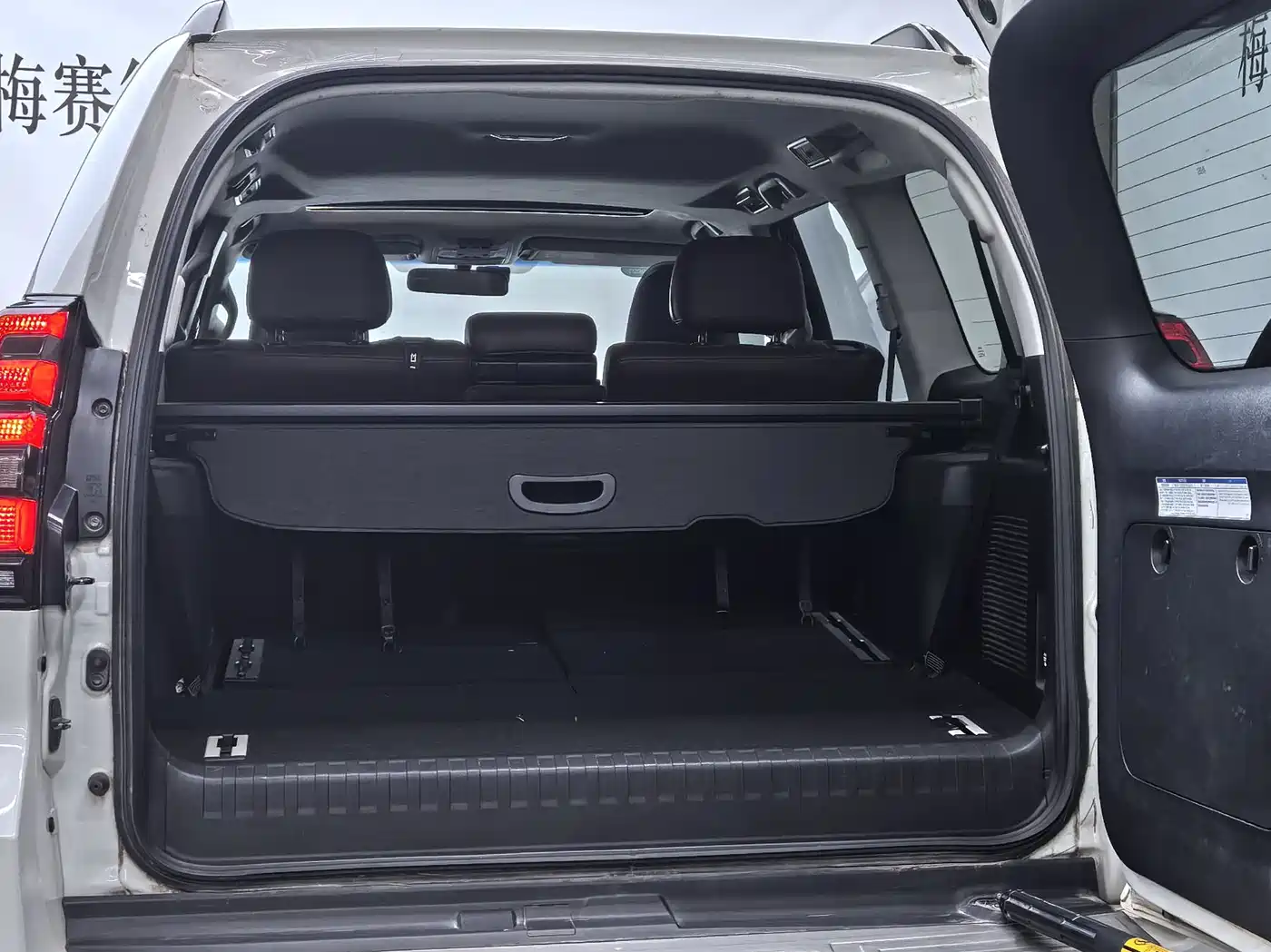 Toyota Prado 2019 3.5L Automatic TX-L Zunxiang Edition with Rear-mounted Spare Tire фото 6