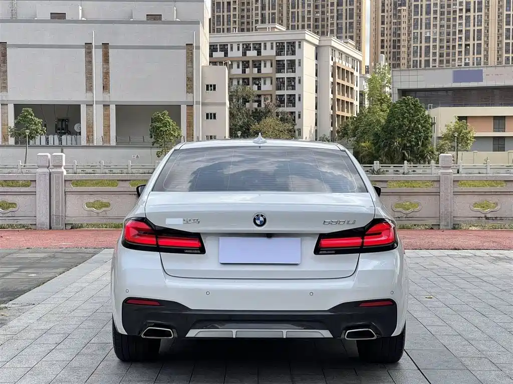 BMW 5 Series 2022 Facelift 530Li Leading M Sport Package фото 8