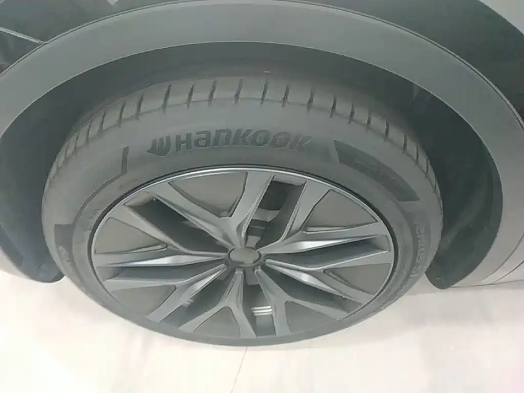 Фото 23 - Tesla Model Y