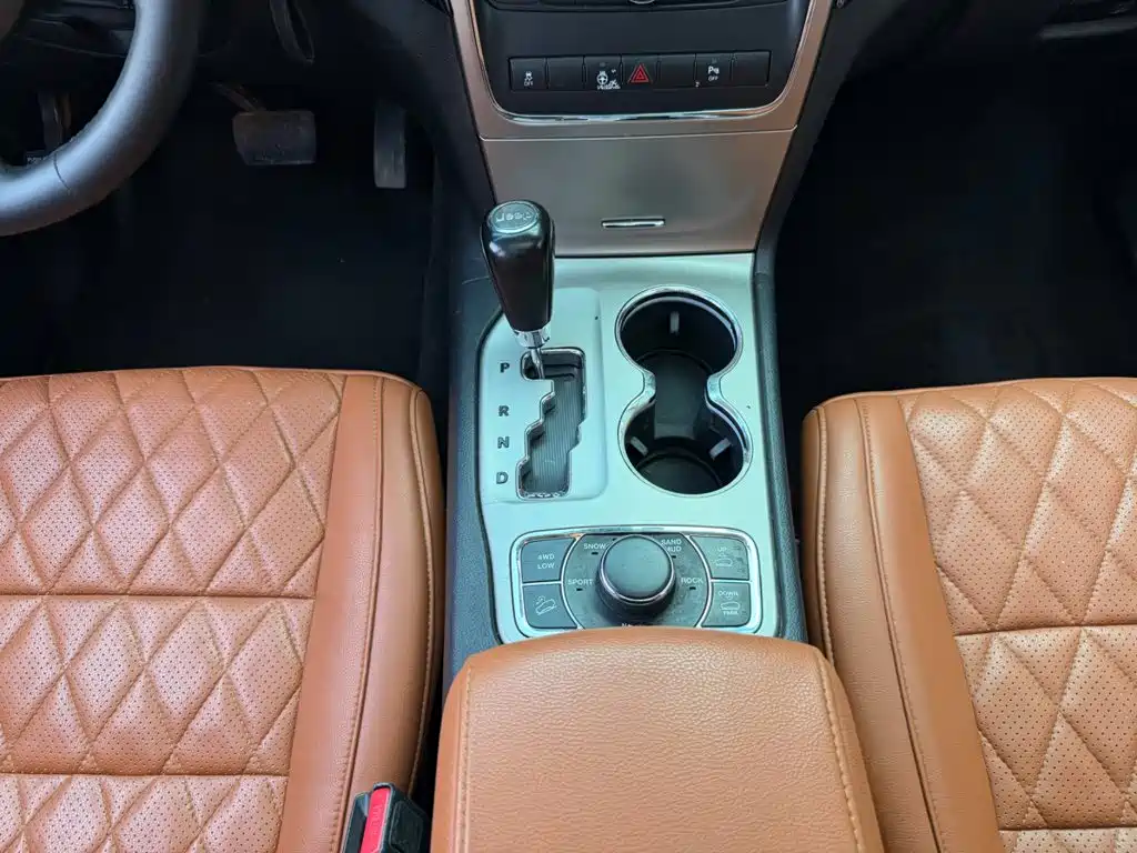 Photo 7 - Jeep Grand Cherokee (Import)