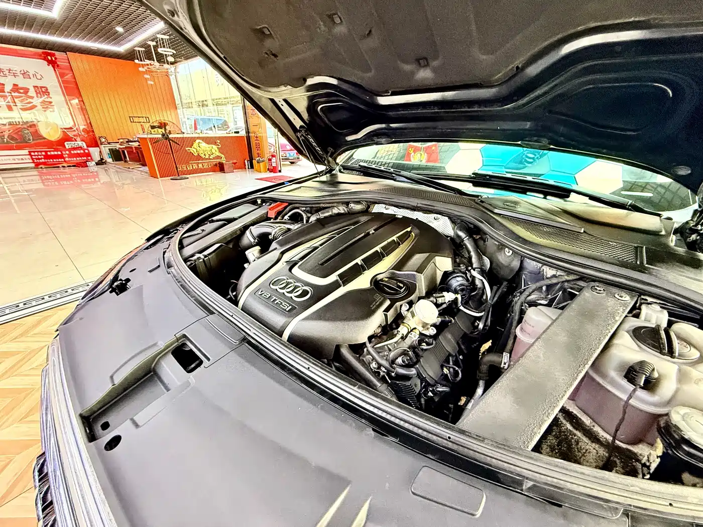 Фото 14 - Audi A8