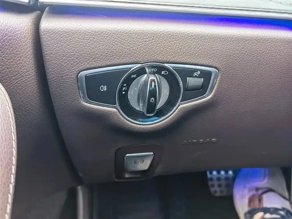 Mercedes-Benz CLS 2021 CLS 300 Luxury фото 33