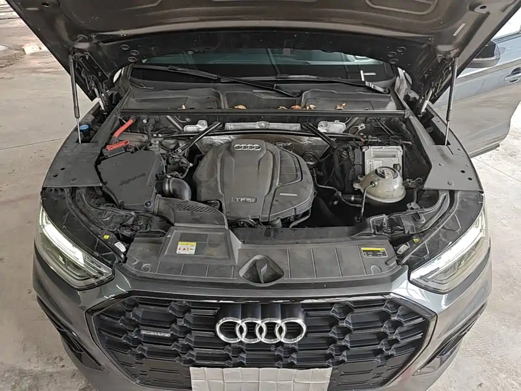 Фото 20 - Audi Q5L
