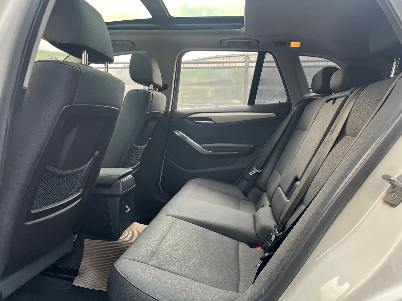 BMW X1 (Import) 2012 sDrive18i Luxury фото 9