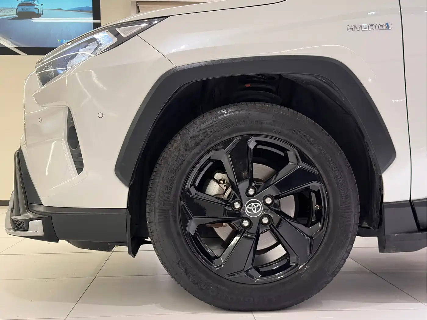Toyota RAV4 Rongfang 2021 Hybrid 2.5L E-CVT AWD Elite PLUS Edition фото 15