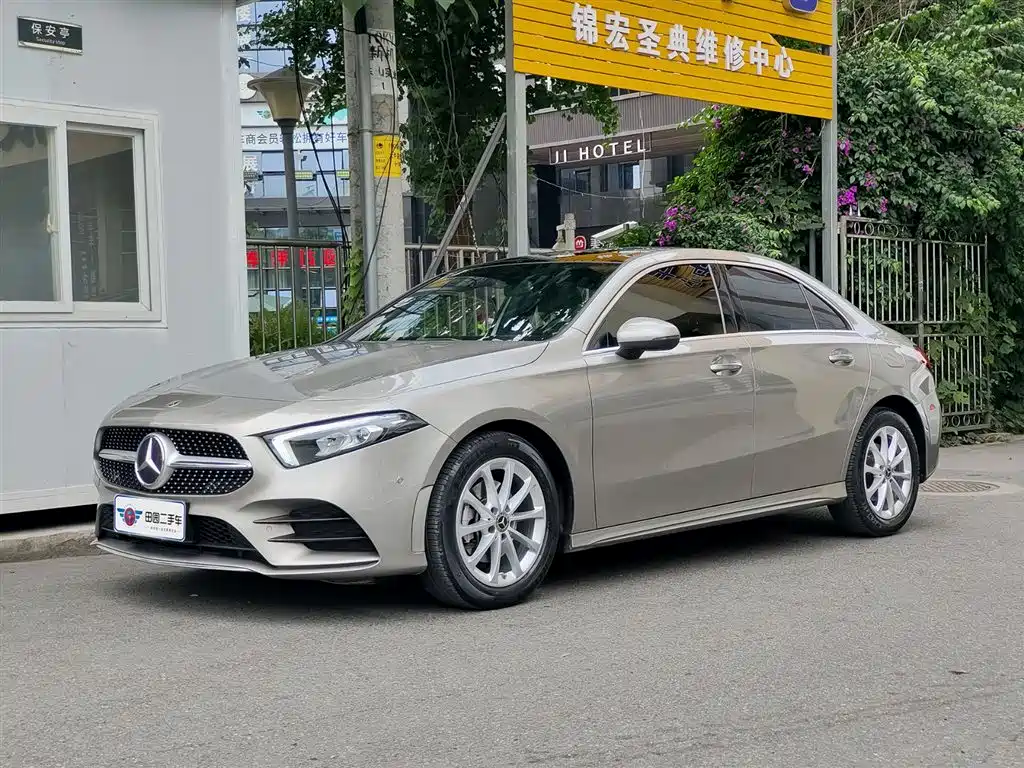 Mercedes-Benz A-Class 2021 A 200 L Sport Sedan Fashion Edition