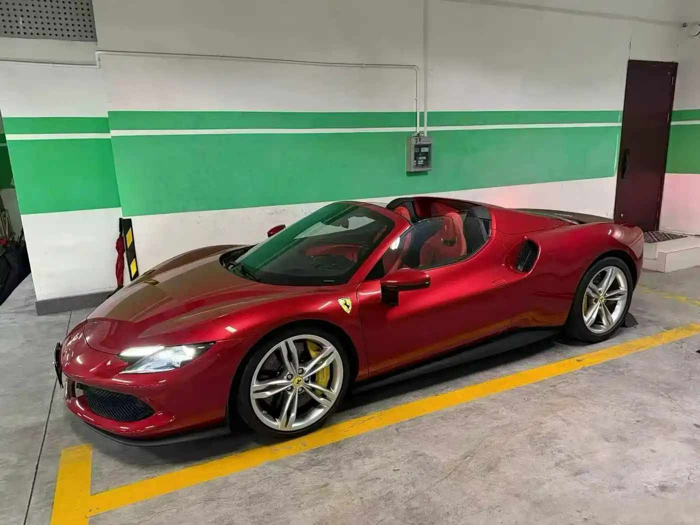 Ferrari 296 2024 2022 3.0T V6 GTS