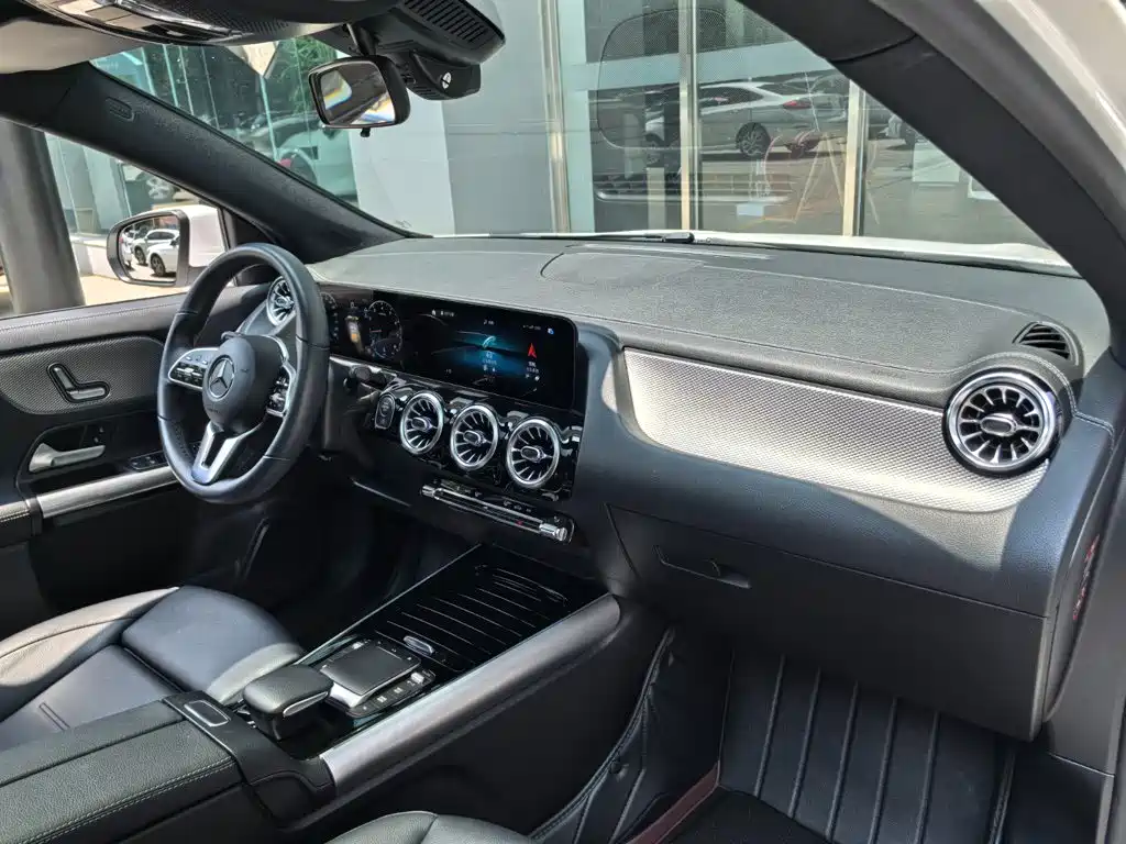 Mercedes-Benz GLA 2023 2023 GLA 200