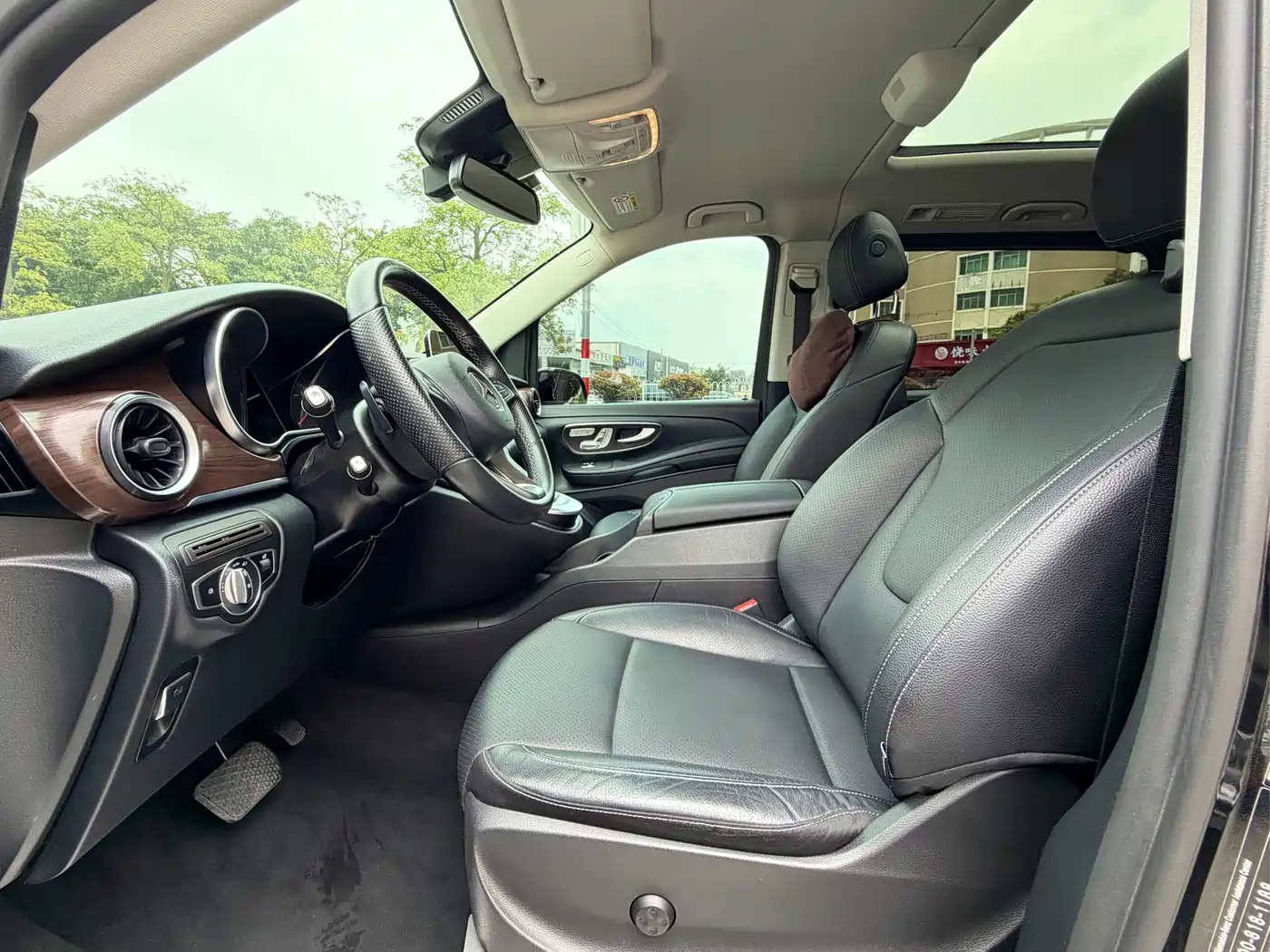 Mercedes-Benz V-Class 2022 V 260 Pilot Edition фото 6