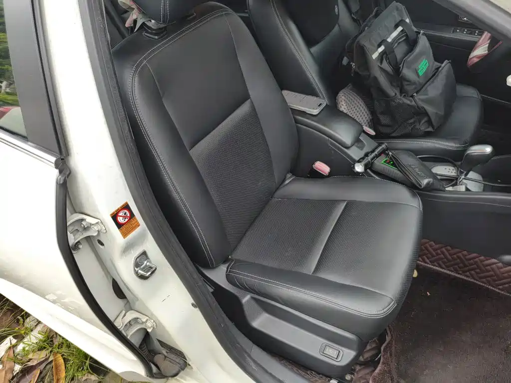 Renault Fluence 2015 2015 2.0L Standard Edition