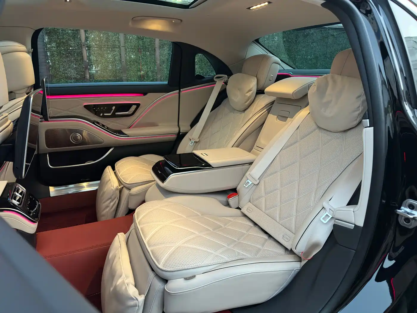Mercedes-Benz Maybach S-Class 2025 Model S 480 4MATIC фото 17