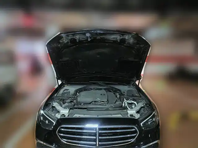 Mercedes-Benz E-Class 2021 E 300 L Sport Fashion — фото 3