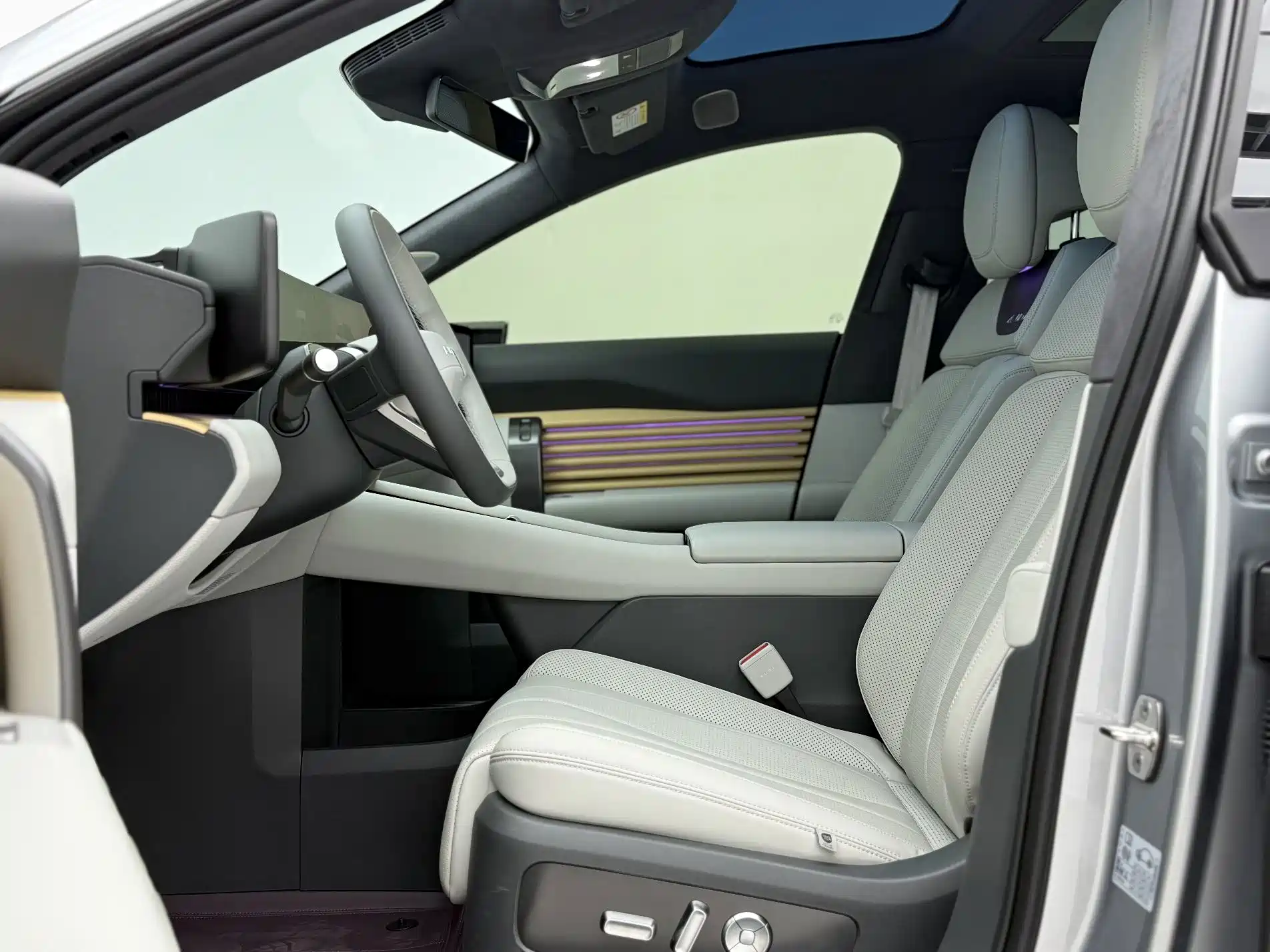 صورة 5 - Audi E7X