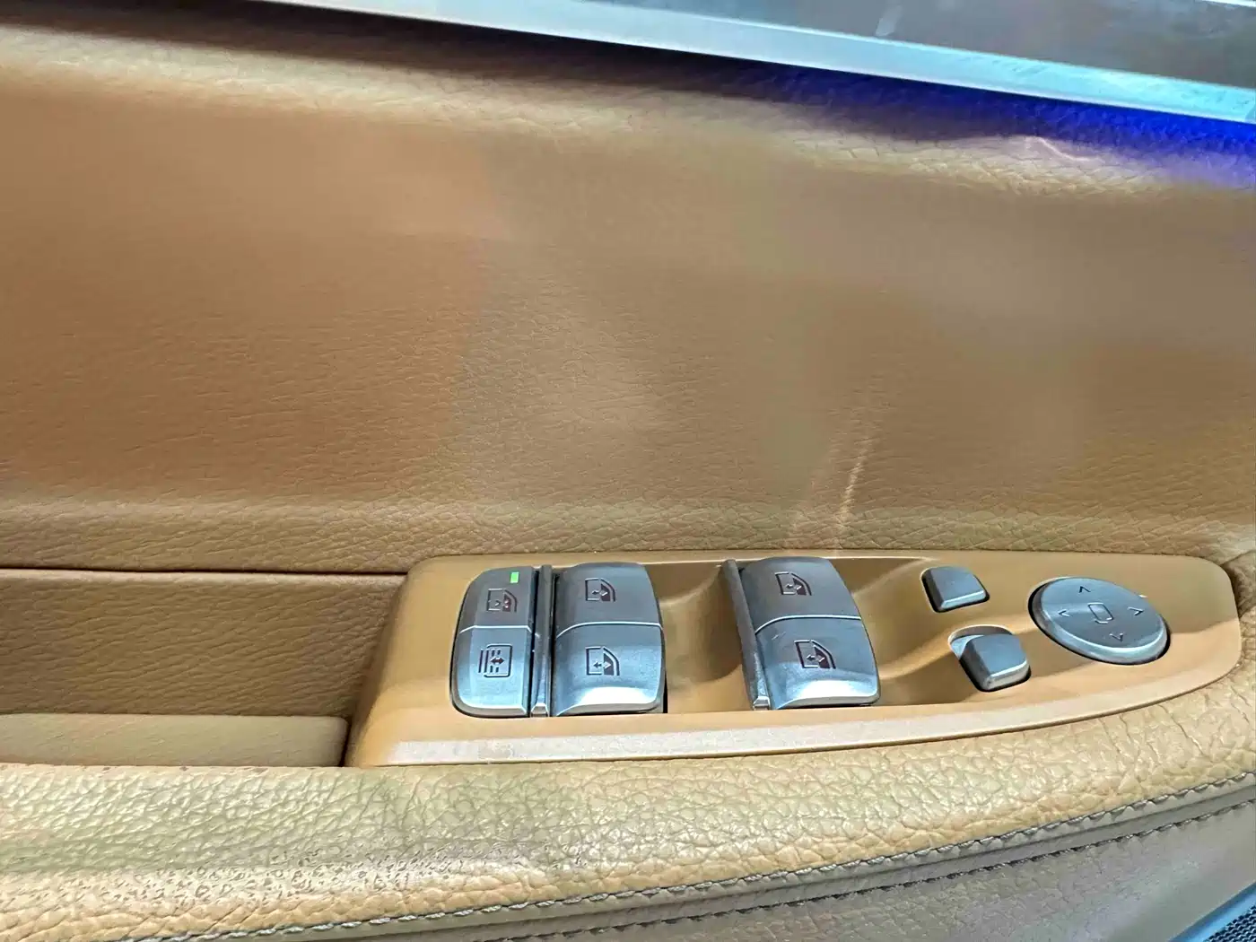 BMW 7 Series 2016 730Li Leading фото 9