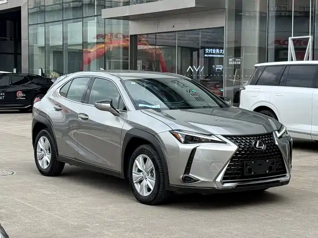 Lexus UX 2022 260h Cool Edition