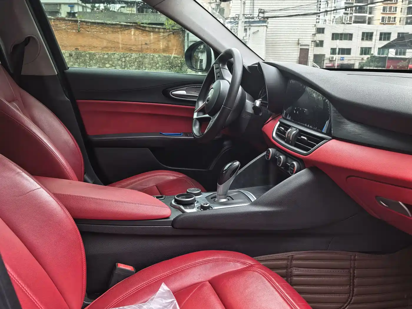 Alfa Romeo Giulia 2019 2017 2.0T 200HP Luxury Edition