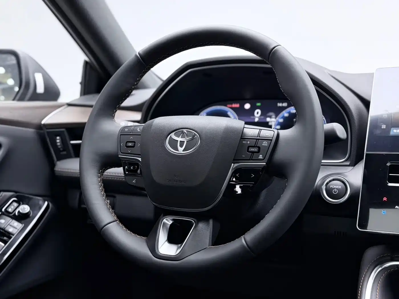 Toyota Avalon 2024 Model Hybrid 2.5L XLE Prestige Edition фото 16