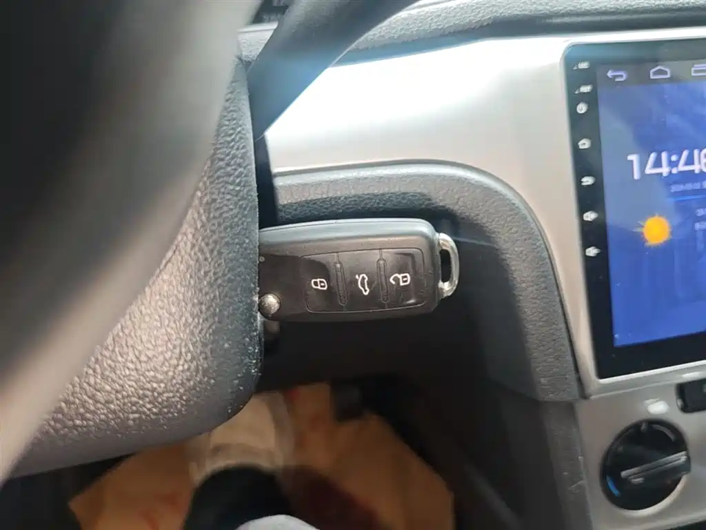 Volkswagen Lavida 2017 1.6L Automatic Comfort Edition фото 9
