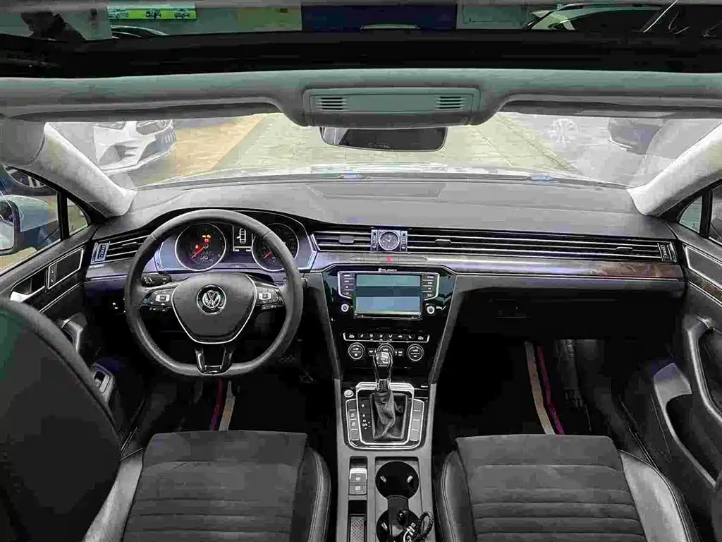 Volkswagen Magotan 2017 330TSI DSG Luxury фото 5