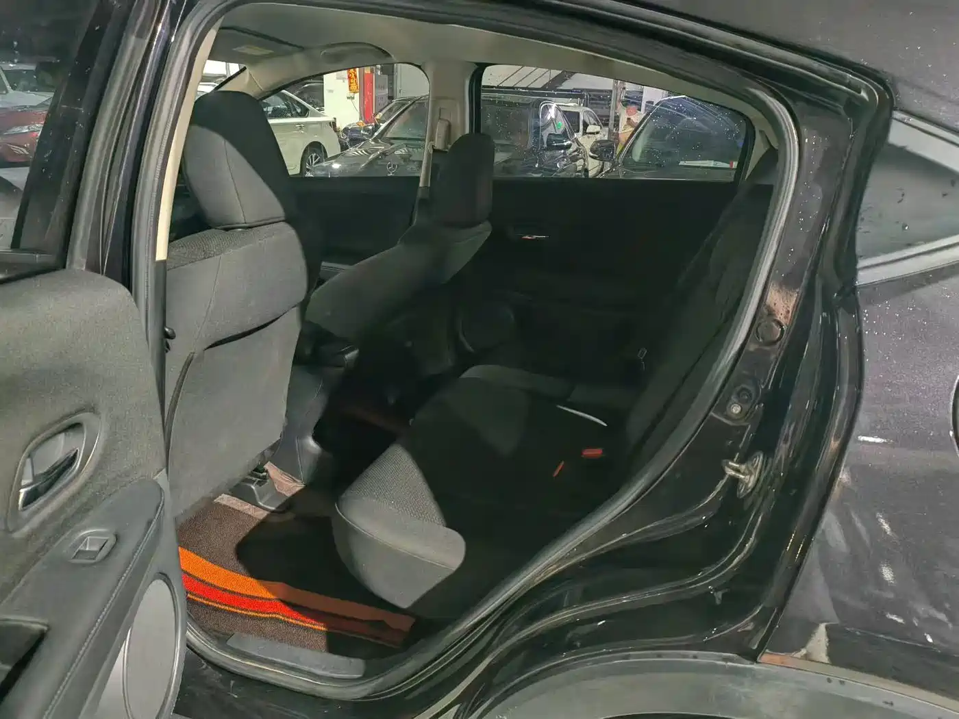 Фото 7 - Honda Vezel