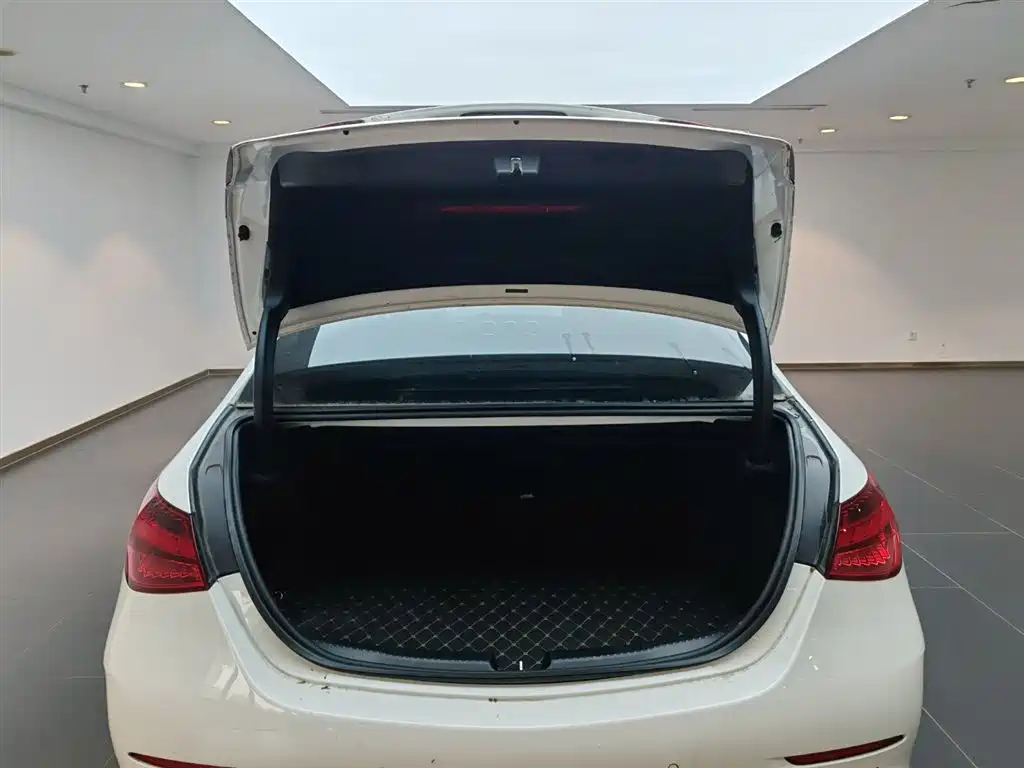 Mercedes-Benz C-Class 2022 C 260 L Sport Edition фото 14