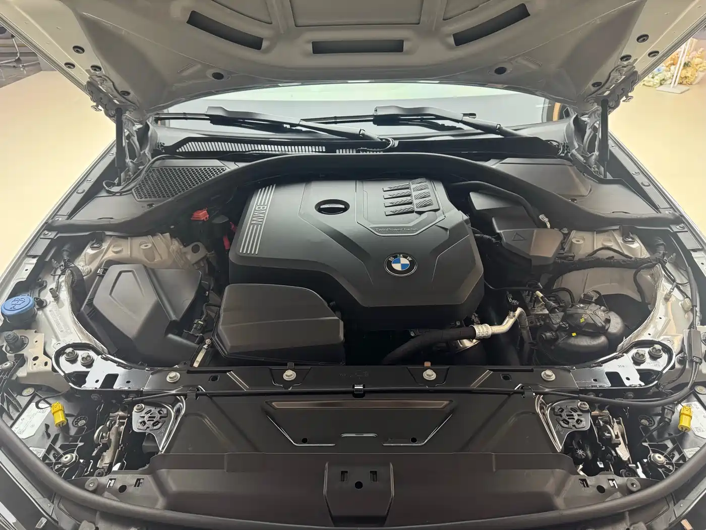 BMW 3 Series 2024 320i M Sport Package фото 19