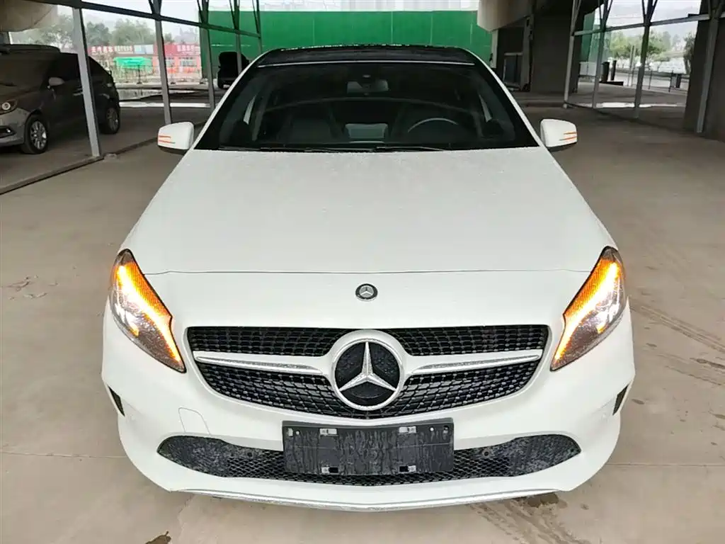 Mercedes-Benz A-Class (Import) 2016 A 200 Dynamic фото 3