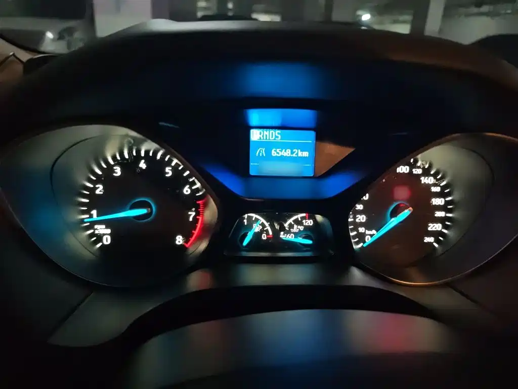 Фото 4 - Ford Focus