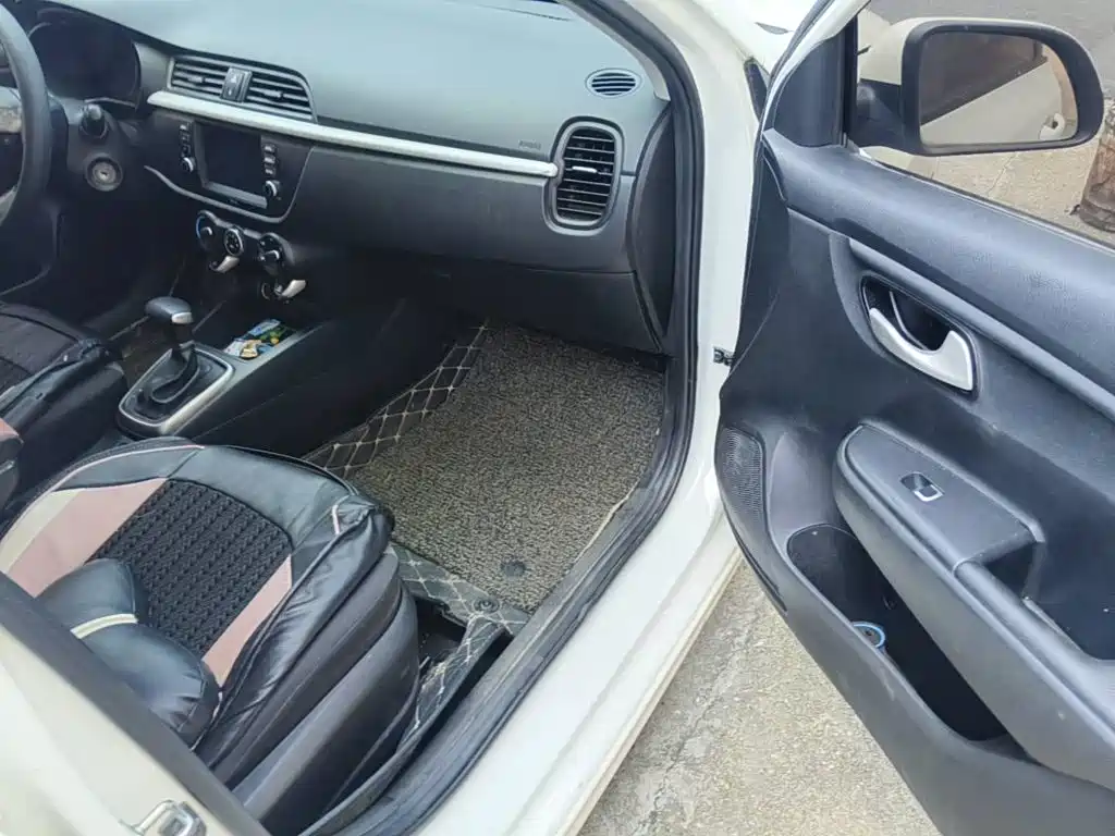 Kia K2 2017 2017 Sedan 1.4L AT GLS