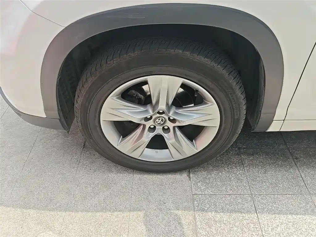 Toyota Highlander 2017 2.0T 4WD Premium 7-Seater фото 23