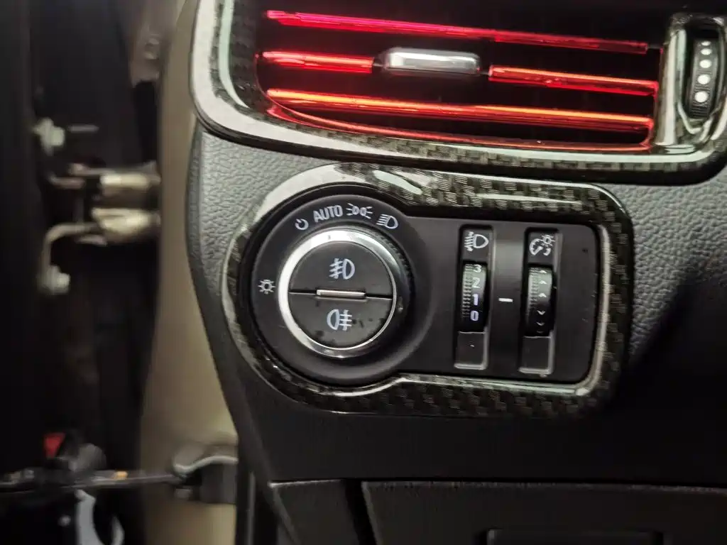Photo 21 - Buick Envision Plus