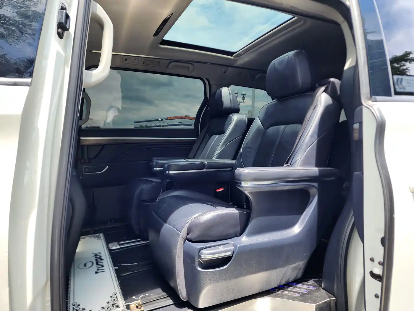 GAC Trumpchi Trumpchi M8 2021 Master Series 390T Ultimate Edition фото 12