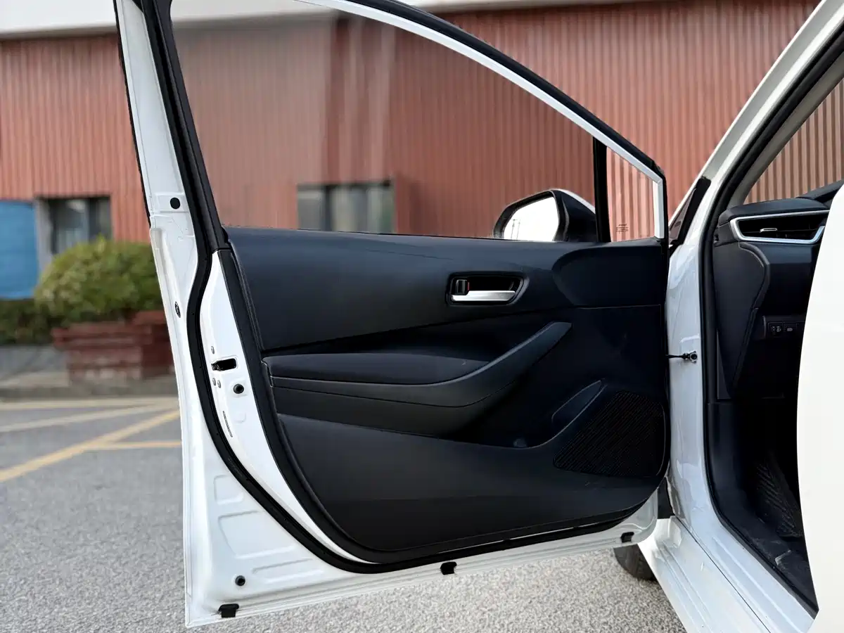 Toyota Corolla 2021 1.2T S-CVT Elite Edition фото 15