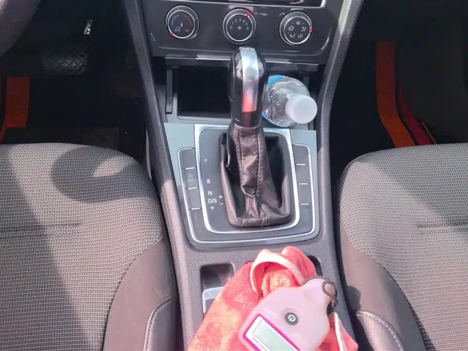 Volkswagen Golf 2018 230TSI Automatic Luxury фото 16
