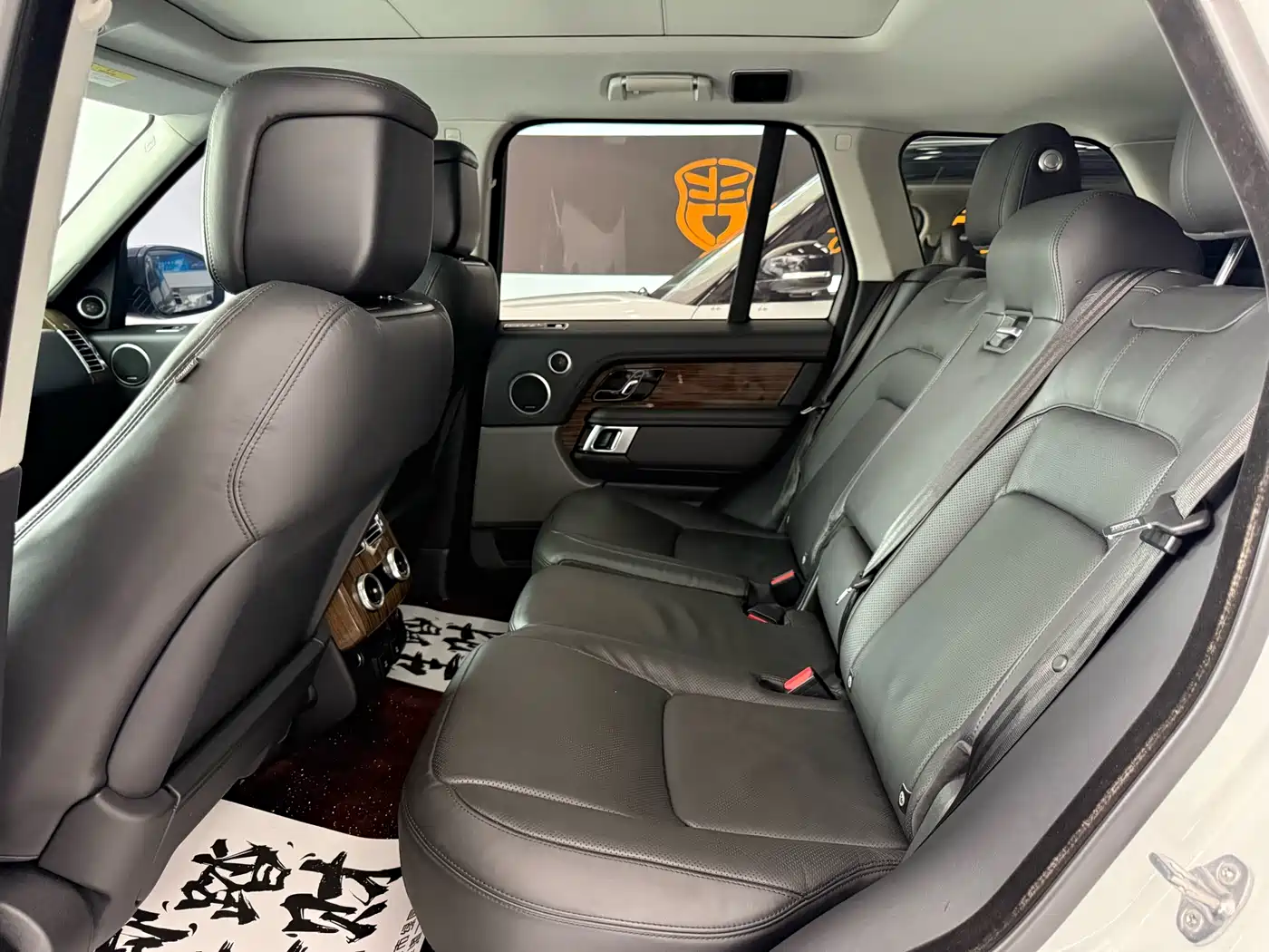 Land Rover Range Rover 2019 3.0 SCV6 Heritage Edition фото 14