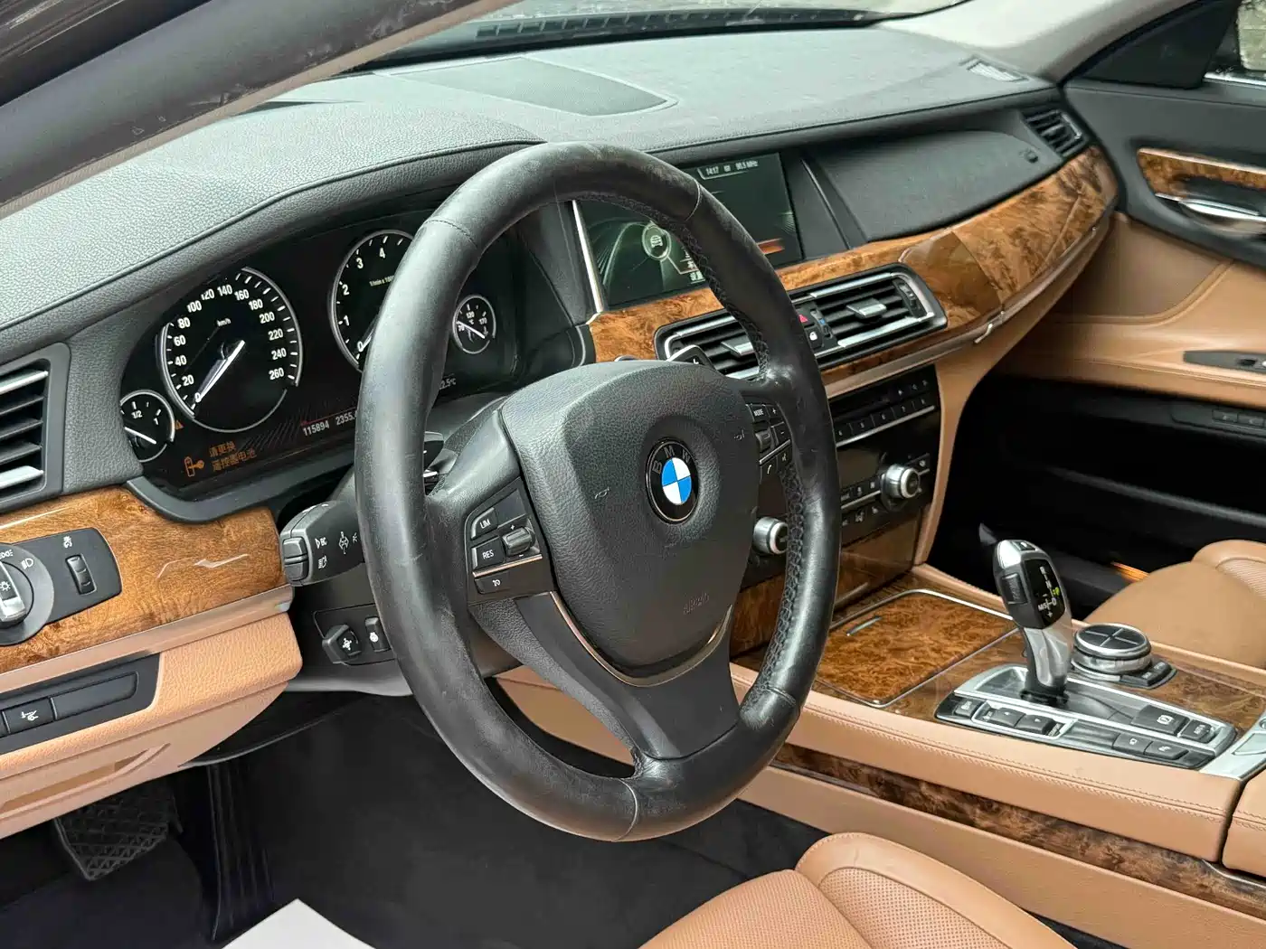 BMW 7 Series 2013 Model 740Li Luxury фото 12