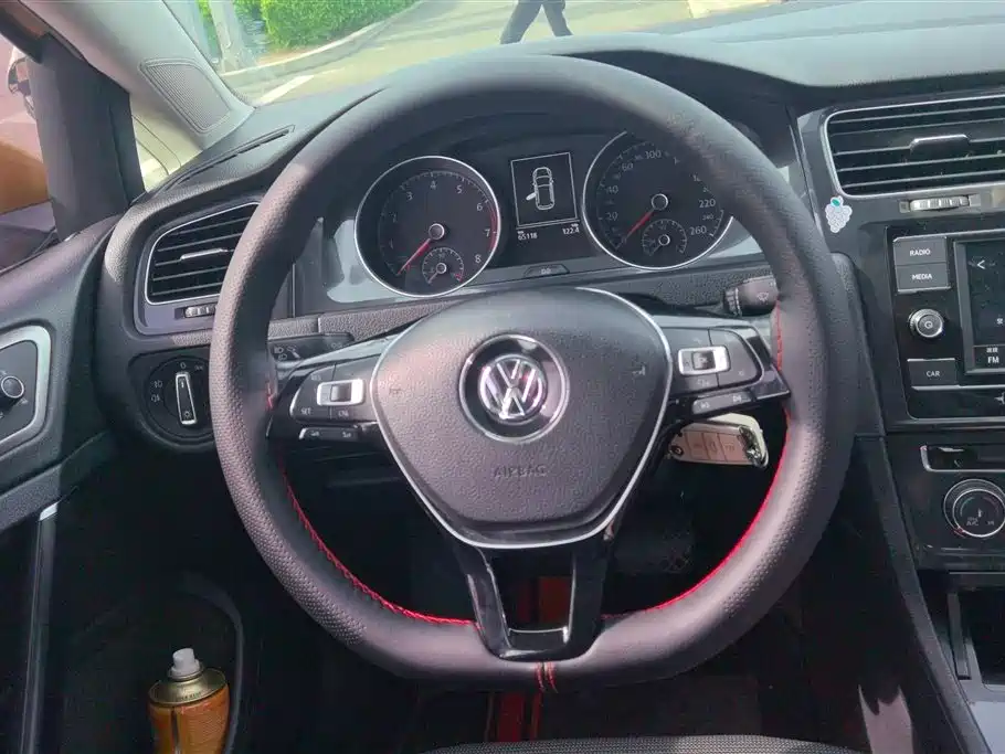 Volkswagen Golf 2018 230TSI Automatic Luxury фото 15