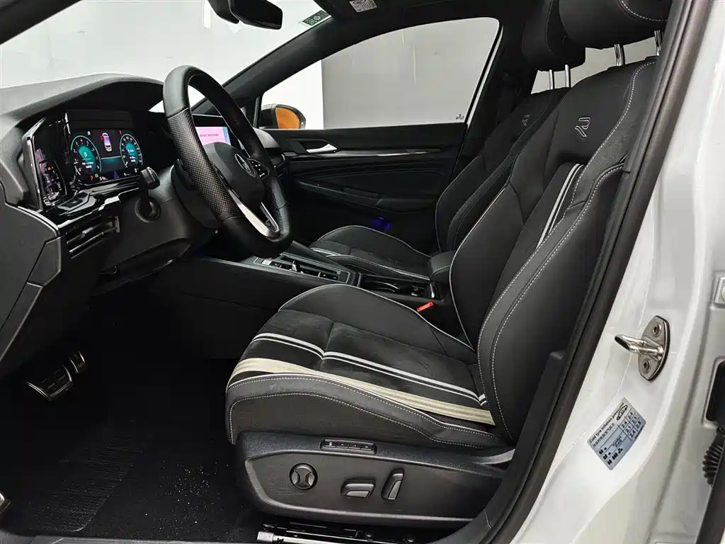 Volkswagen Golf 2021 280TSI DSG R-Line фото 19