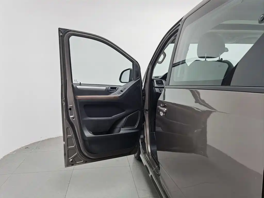 SAIC Maxus Maxus G10 2018 2018 PLUS 2.0T Automatic Elite Edition