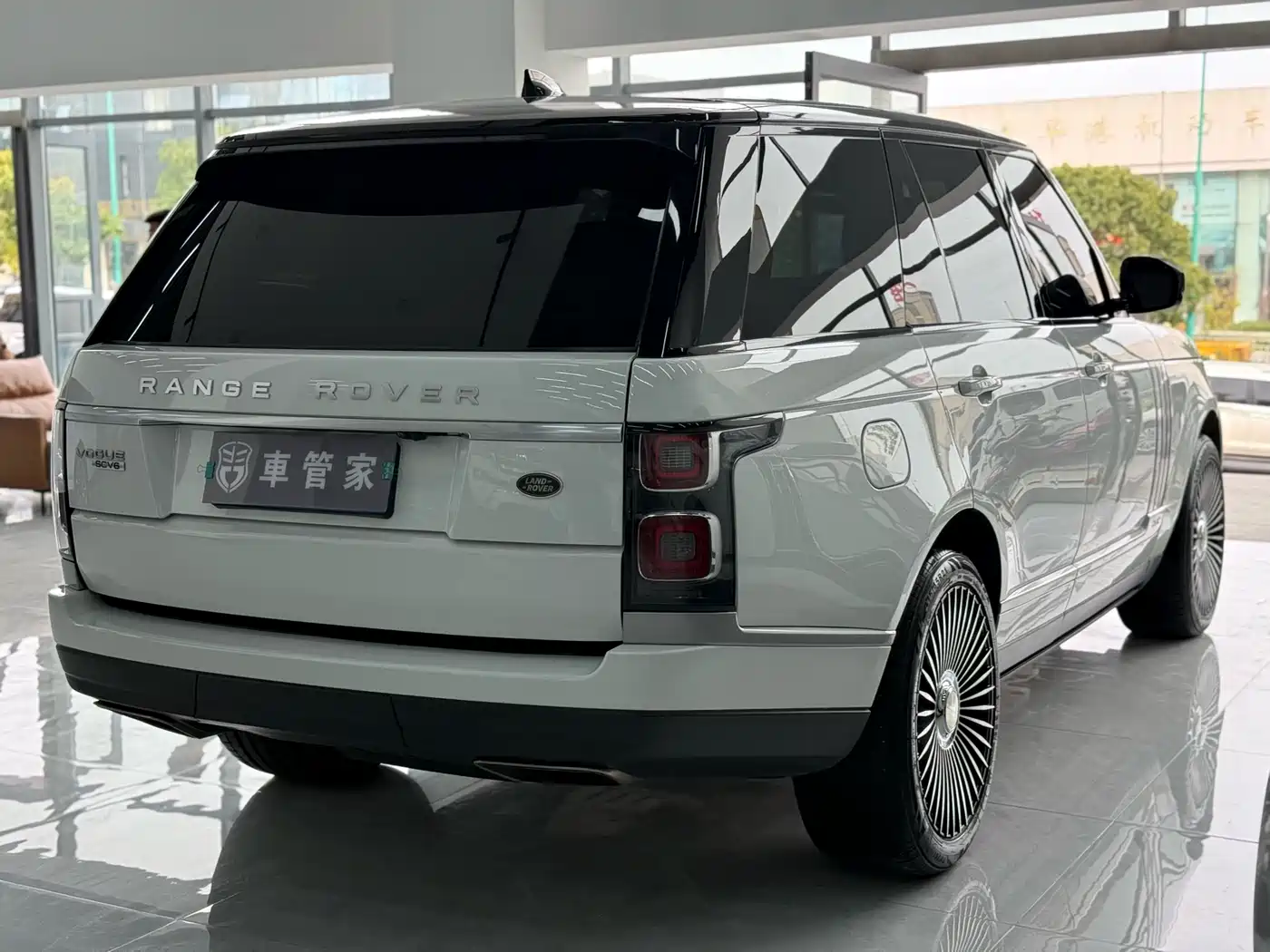 Land Rover Range Rover 2019 3.0 SCV6 Heritage Edition фото 15