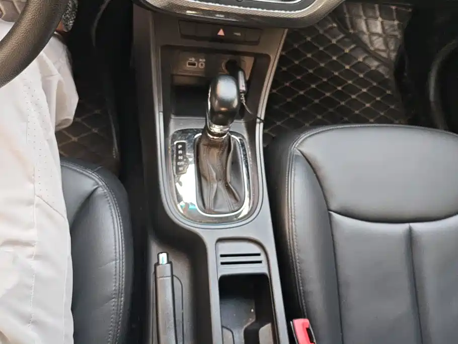Roewe 360 2015 2015 1.5L Automatic Luxury