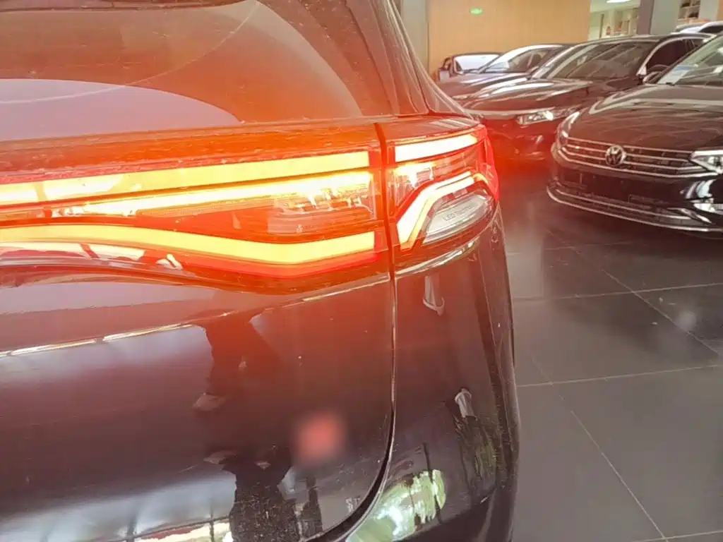 BYD Tang 2019 2018 2.0T Automatic Smart Connection Honor Edition 7-Seater China V