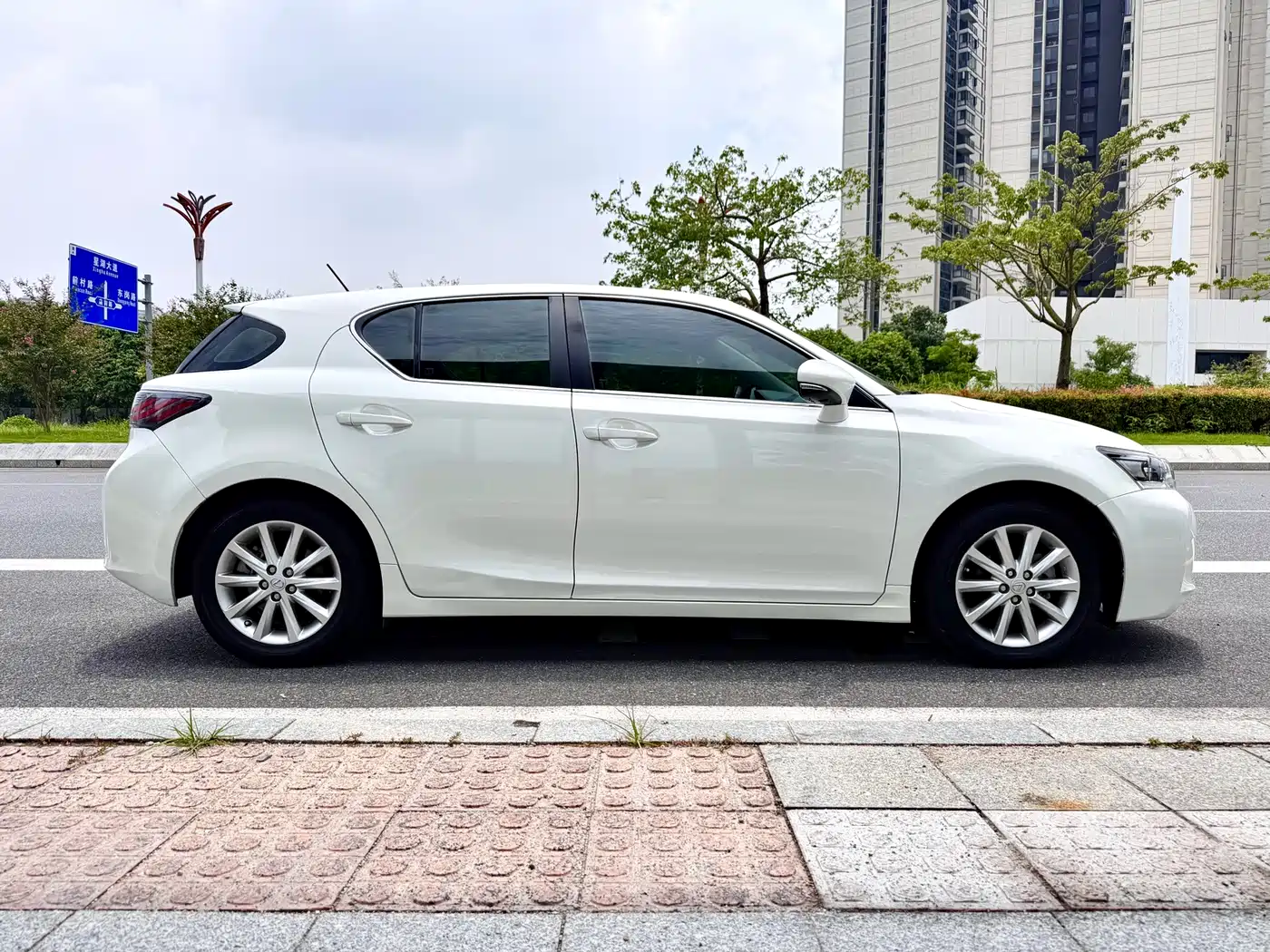 Фото 6 - Lexus CT
