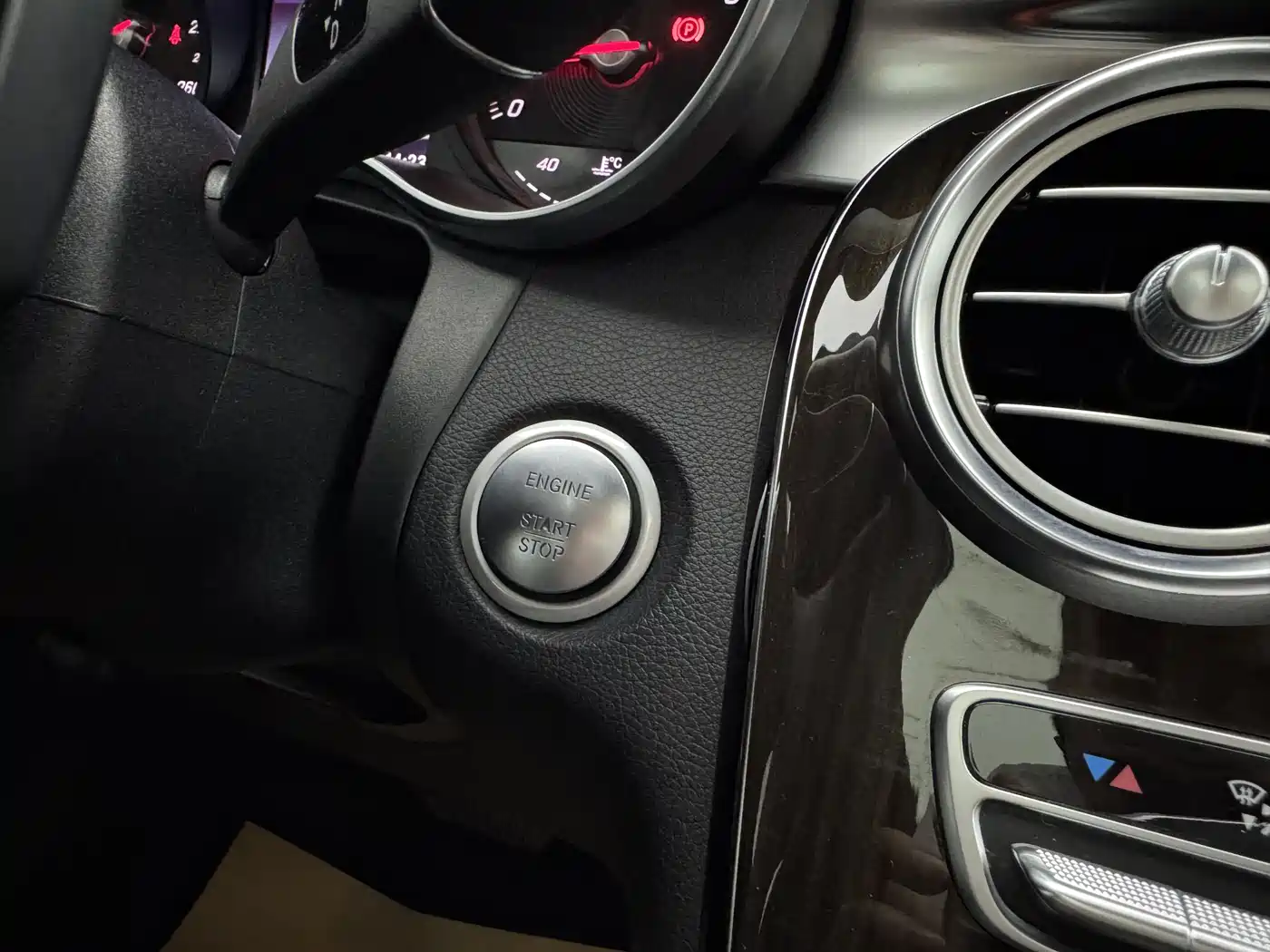 Mercedes-Benz GLC 2016 GLC 260 4MATIC Luxury фото 33