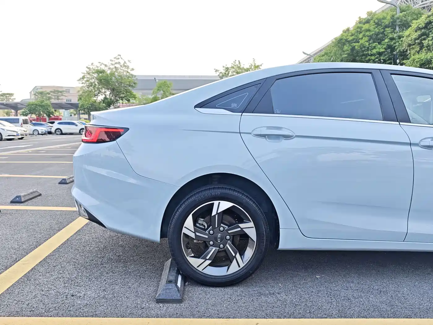 Geely Emgrand L HiP 2023 2022 1.5TD-DHT Pro 100KM Travel Edition