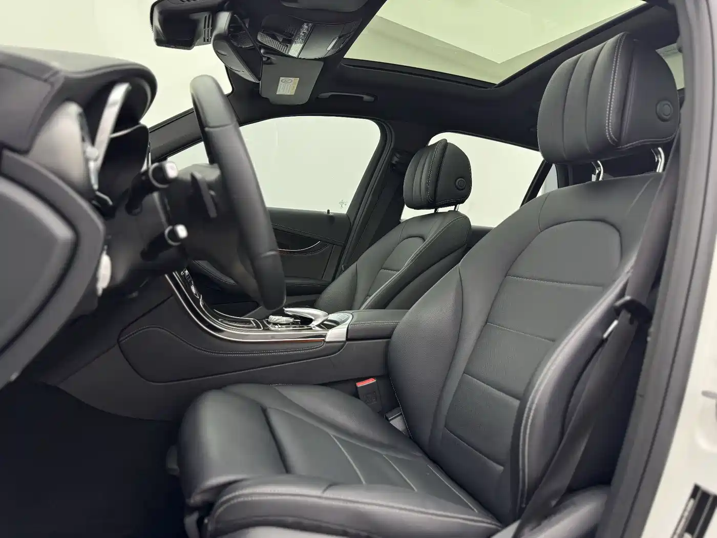 Mercedes-Benz GLC 2016 GLC 260 4MATIC Luxury фото 32
